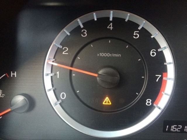 精 技师解读:汽车仪表盘出现三角形感叹号是什么问题故障?